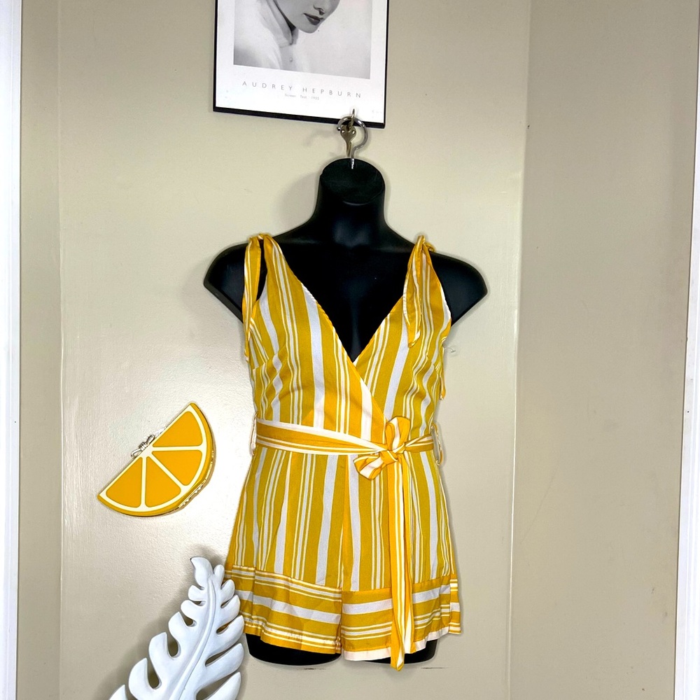 Let’s Make Lemonade Belted Shorts Shoulder Tie Zip Rear Playsuit Romper Size M
